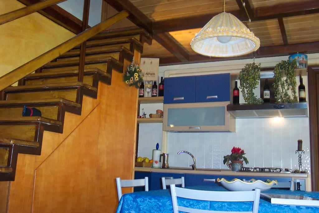 Casa Etna-Mare Apartment Santa Venerina Bilik gambar