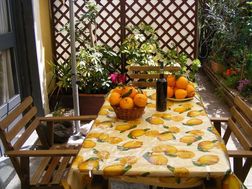 Casa Etna-Mare Apartment Santa Venerina Bilik gambar